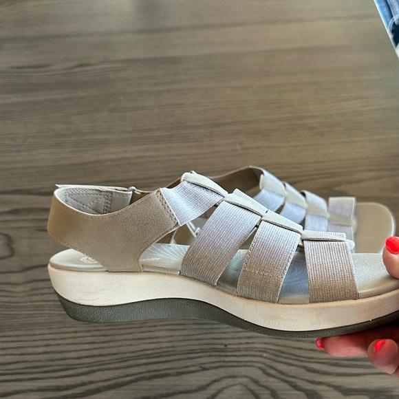 Cloudsteppers Sandals - Picture 6 of 7